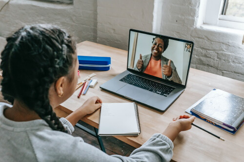 Communicating on the computer